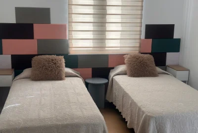 habitacion-privada-camas-albergue-armenteira