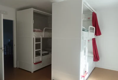 litera-habitacion-compartida-albergue-armenteira